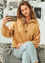 Load image into Gallery viewer, Thrift Quarter Zip