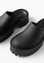 Load image into Gallery viewer, Bennie Platform Clogs