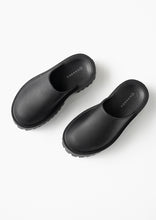 Load image into Gallery viewer, Bennie Platform Clogs