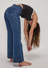 Load image into Gallery viewer, Abbey Jeans