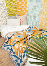 Load image into Gallery viewer, Beach Throw