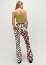 Load image into Gallery viewer, Eva Jeans