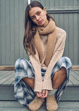 Load image into Gallery viewer, Jumbo Knit