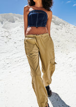 Load image into Gallery viewer, Poppy Cargos