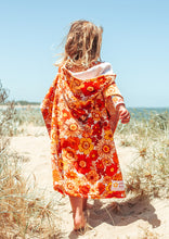 Load image into Gallery viewer, Hooded Towel