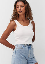 Load image into Gallery viewer, Basic Tight Singlet