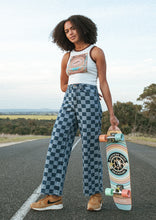 Load image into Gallery viewer, Cruiser Skateboard