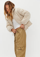 Load image into Gallery viewer, Poppy Cargos