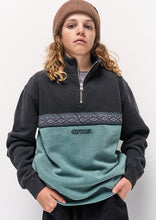 Load image into Gallery viewer, Quarter Zip Crew