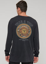 Load image into Gallery viewer, Vintage Long Sleeve