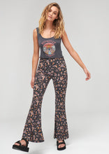 Load image into Gallery viewer, Tight Singlet
