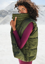 Load image into Gallery viewer, Skate Puffer Vest