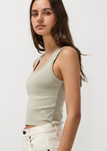 Load image into Gallery viewer, Basic Tight Singlet