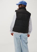 Load image into Gallery viewer, Skate Puffer Vest
