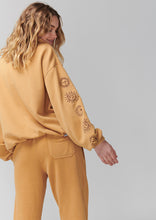 Load image into Gallery viewer, Thrift Quarter Zip