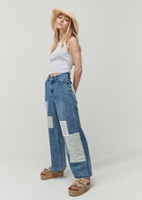 Load image into Gallery viewer, Cameron Jeans