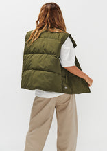 Load image into Gallery viewer, Skate Puffer Vest