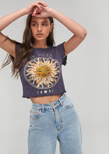 Load image into Gallery viewer, Crew Frill Tee