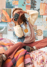 Load image into Gallery viewer, Panel Thrift Crew