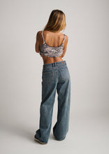 Load image into Gallery viewer, Baggy Low Rise Jeans
