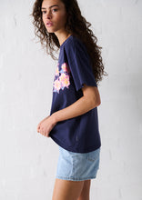Load image into Gallery viewer, Boyfriend Tee
