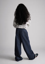Load image into Gallery viewer, Baggy Low Rise Jeans
