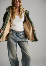 Load image into Gallery viewer, Surf Break Jacket
