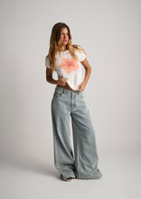 Load image into Gallery viewer, Quinn Tee
