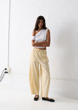 Load image into Gallery viewer, Fisho Barrel Pants
