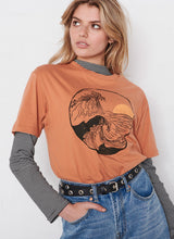 Load image into Gallery viewer, Big Wave Bibs Tee
