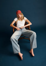 Load image into Gallery viewer, Bonnie Barrel Jeans
