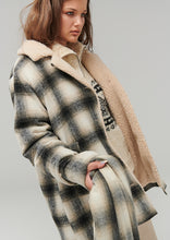 Load image into Gallery viewer, Otway Jacket
