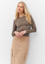 Load image into Gallery viewer, Alicia Crew Neck Long Sleeve
