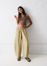 Load image into Gallery viewer, Nico Barrel Pants
