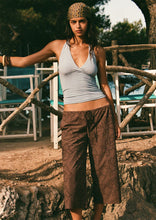 Load image into Gallery viewer, Rumi Capri Pants
