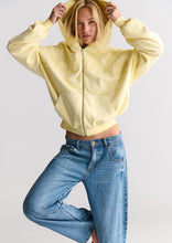 Load image into Gallery viewer, Skylar Barrel Jeans
