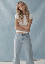 Load image into Gallery viewer, Baggy Low Rise Jeans
