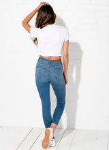 Load image into Gallery viewer, Jessie Jeans
