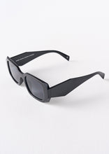 Load image into Gallery viewer, Romeo Sunglasses
