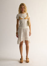 Load image into Gallery viewer, Quinn Tee
