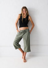 Load image into Gallery viewer, Whitney Capri Pants
