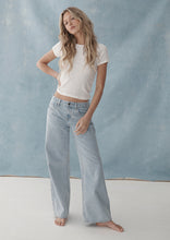 Load image into Gallery viewer, Baggy Low Rise Jeans
