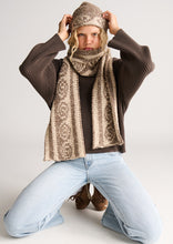 Load image into Gallery viewer, Swell Knit Scarf

