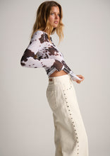 Load image into Gallery viewer, Studded Baggy Low Rise Jeans

