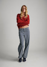 Load image into Gallery viewer, Baggy Low Rise Jeans
