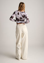 Load image into Gallery viewer, Studded Baggy Low Rise Jeans
