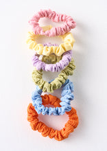 Load image into Gallery viewer, Scrunchies
