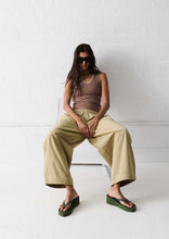 Load image into Gallery viewer, Leap Singlet
