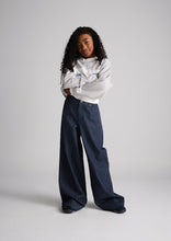 Load image into Gallery viewer, Baggy Low Rise Jeans
