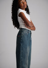 Load image into Gallery viewer, Cameron Jeans
